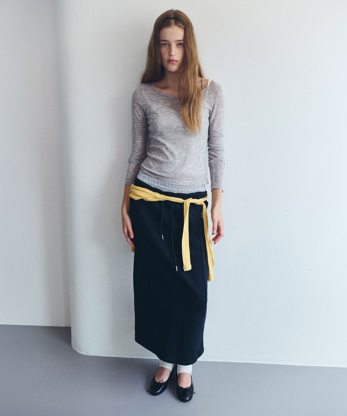 로라로라(ROLAROLA) NUBASIC SAGGING SWEAT LONG SKIRT DEEP NAVY