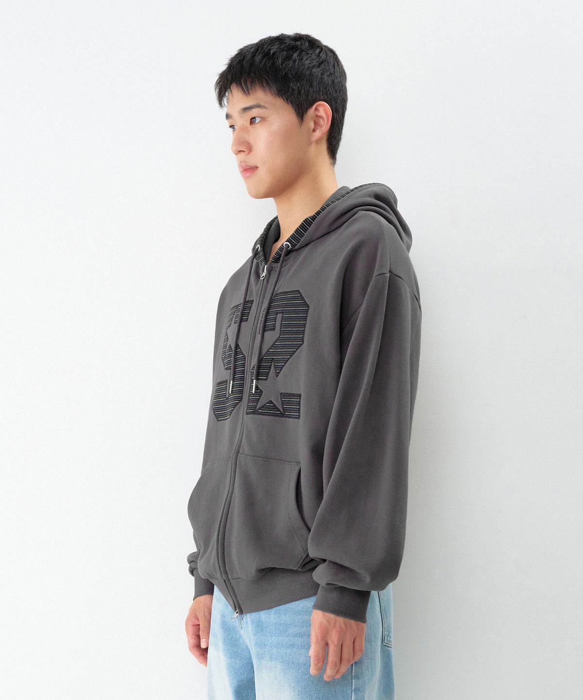 아메스 월드와이드(AMES-WORLDWIDE) 52 STRIPE APPLIQUE HOODIE ZIP-UP CHARCOAL
