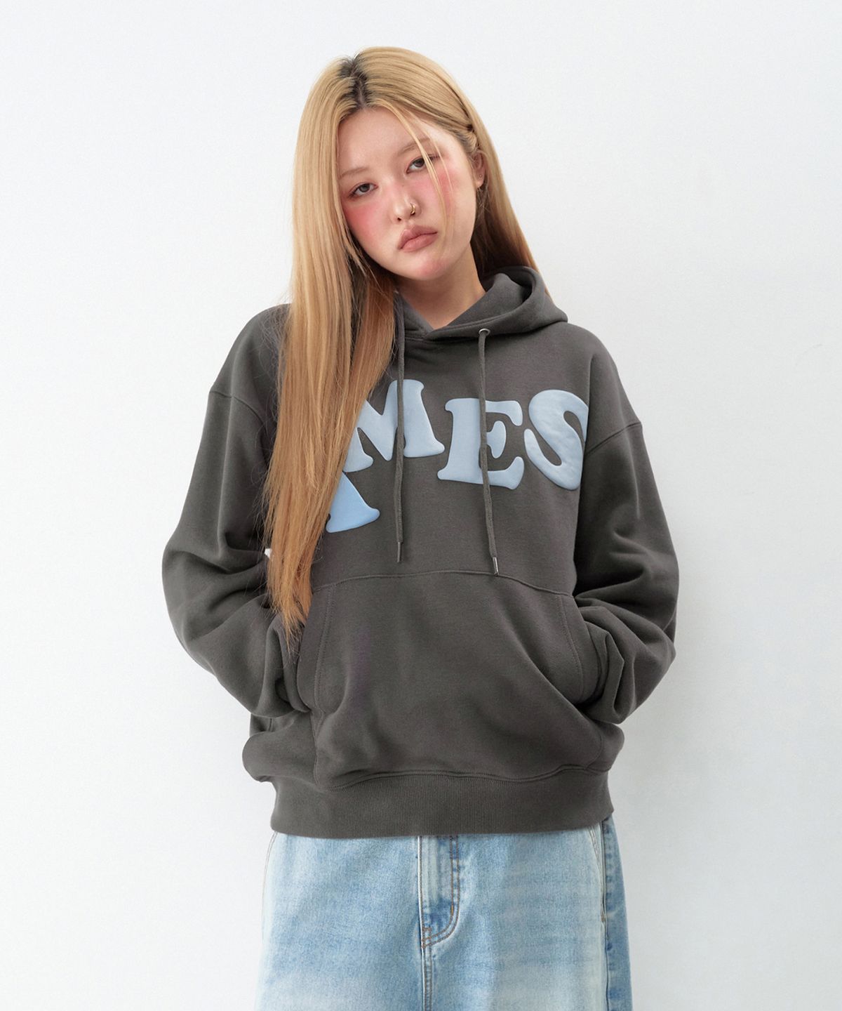 아메스 월드와이드(AMES-WORLDWIDE) BIG TYPO HOODIE CHARCOAL