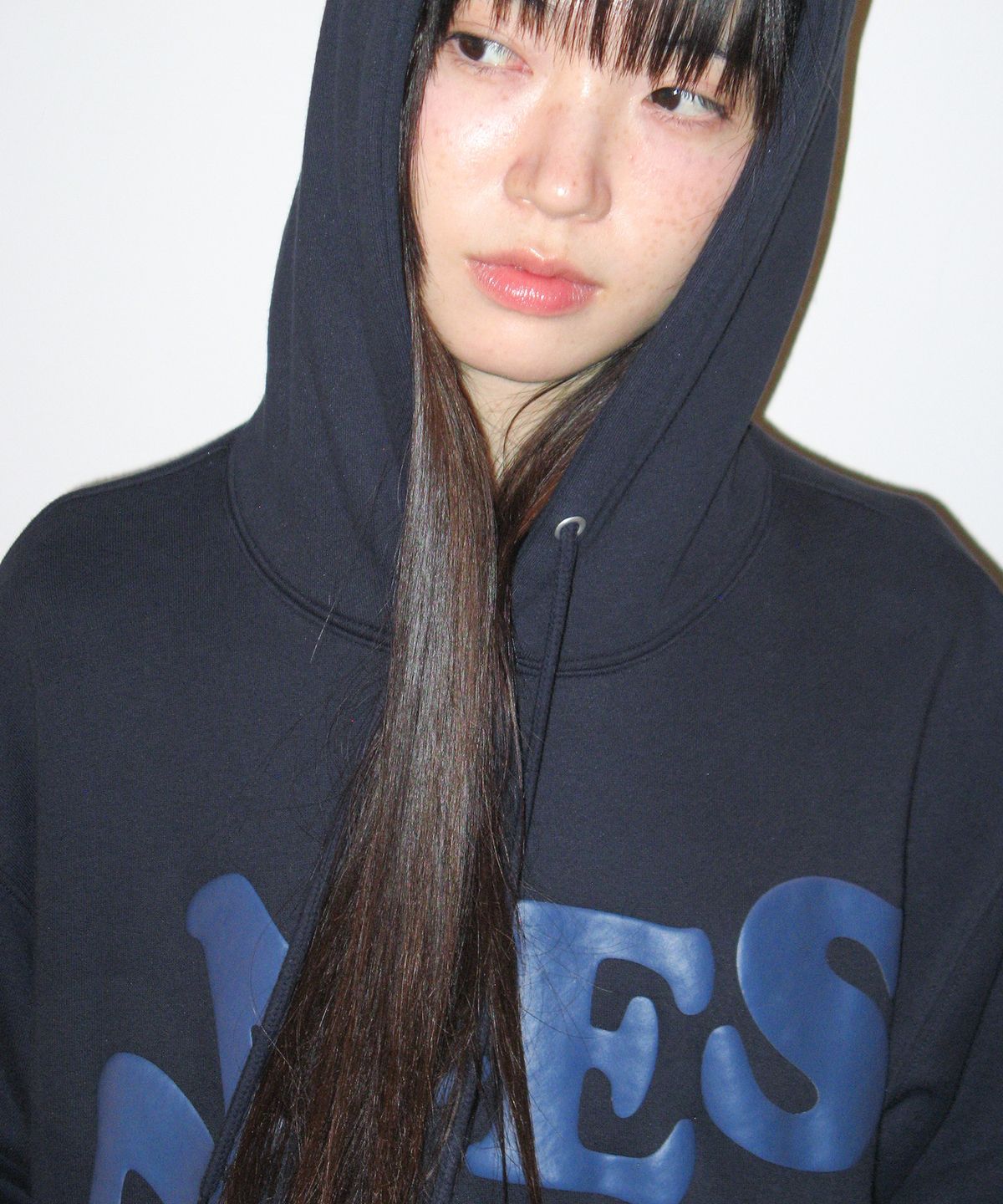 아메스 월드와이드(AMES-WORLDWIDE) BIG TYPO HOODIE NAVY