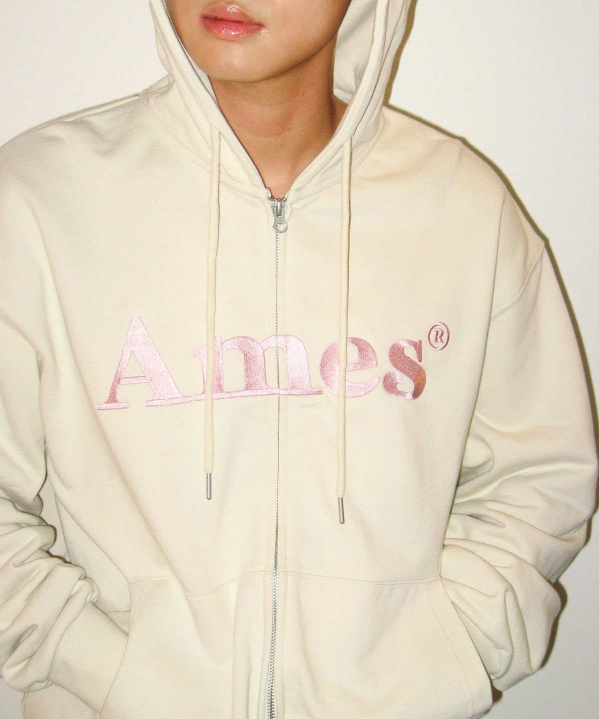 아메스 월드와이드(AMES-WORLDWIDE) BASIC LOGO HOODIE ZIP UP VINTAGE CREAM