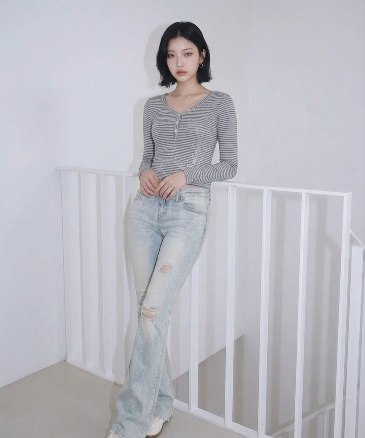 본슬리피(BORN SLIPPY) Future Wave Stripe Henley Long Sleeve Tee (Melange Gray)