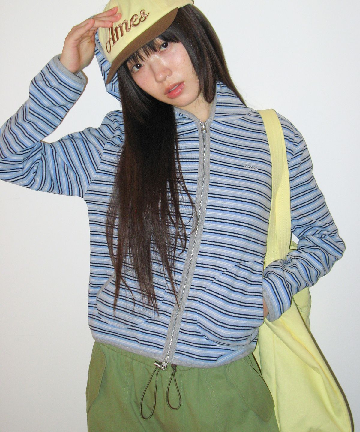 아메스 월드와이드(AMES-WORLDWIDE) BIG TYPO APPLIQUE SHOULDER BAG YELLOW