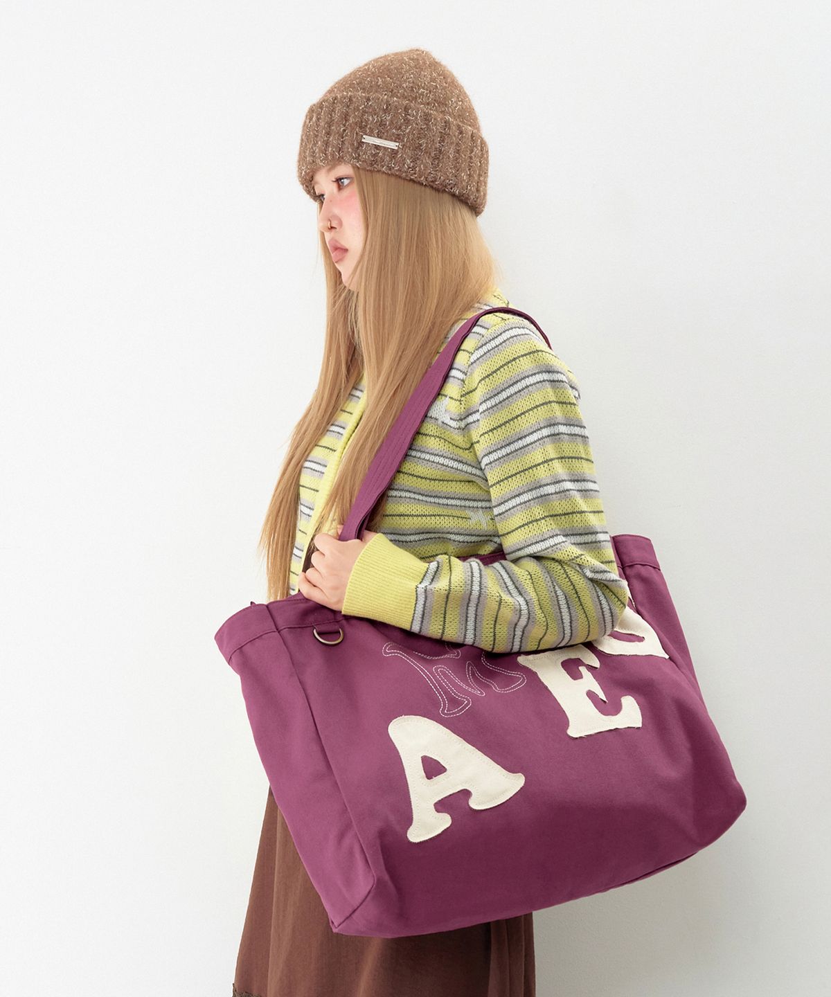 아메스 월드와이드(AMES-WORLDWIDE) BIG TYPO APPLIQUE SHOULDER BAG PURPLE