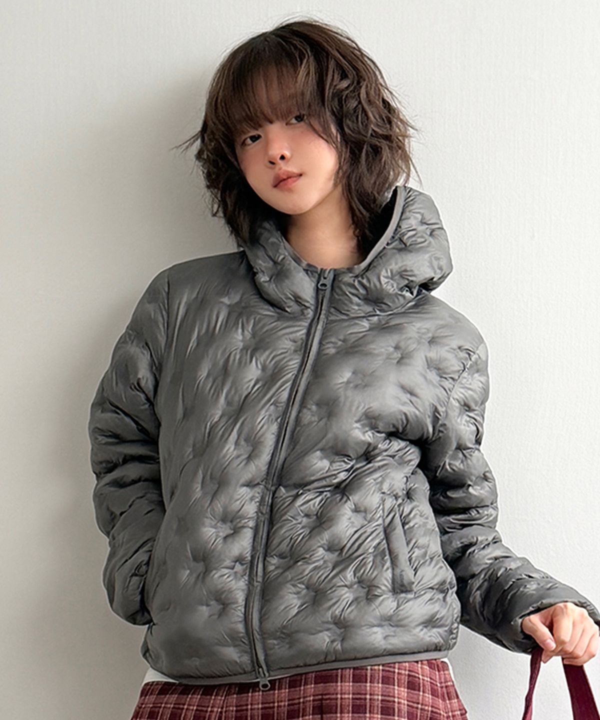 아메스 월드와이드(AMES-WORLDWIDE) STAR LIGHTWEIGHT HOODED PADDING DEEP CHARCOAL