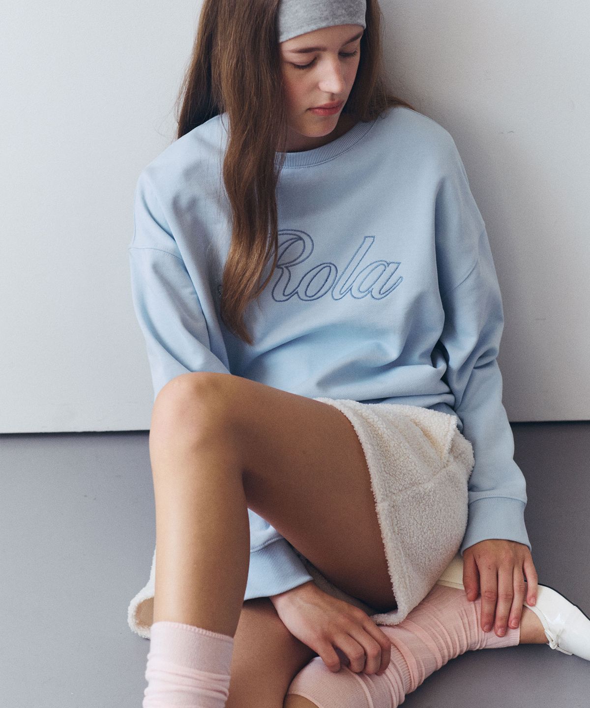 로라로라(ROLAROLA) NUBASIC STICH LOGO SWEATSHIRT L/BLUE