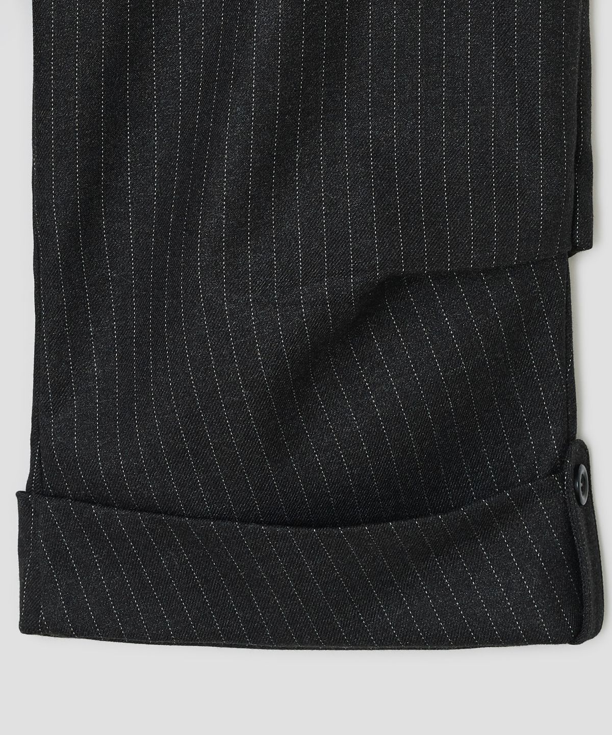 타입서비스(TYPESERVICE) Pinstripe Roll Up Pants [Black]