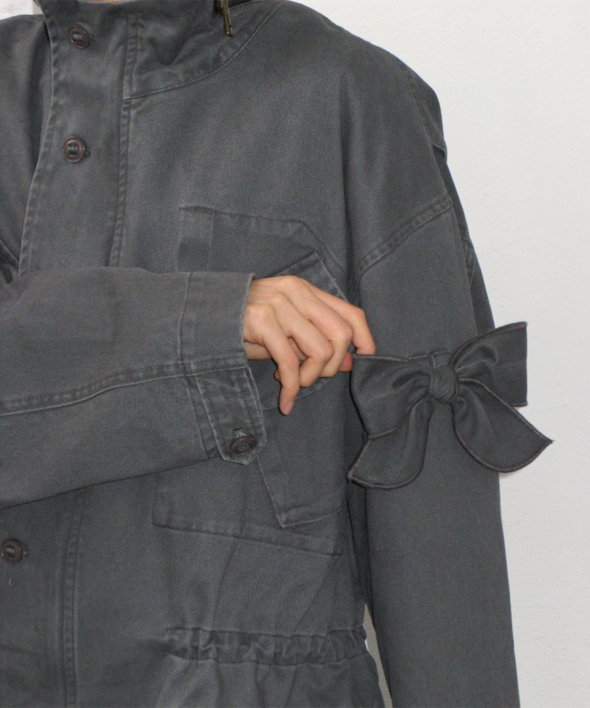 론론(RONRON) RIBBON POCKET FIELD JACKET CHARCOAL