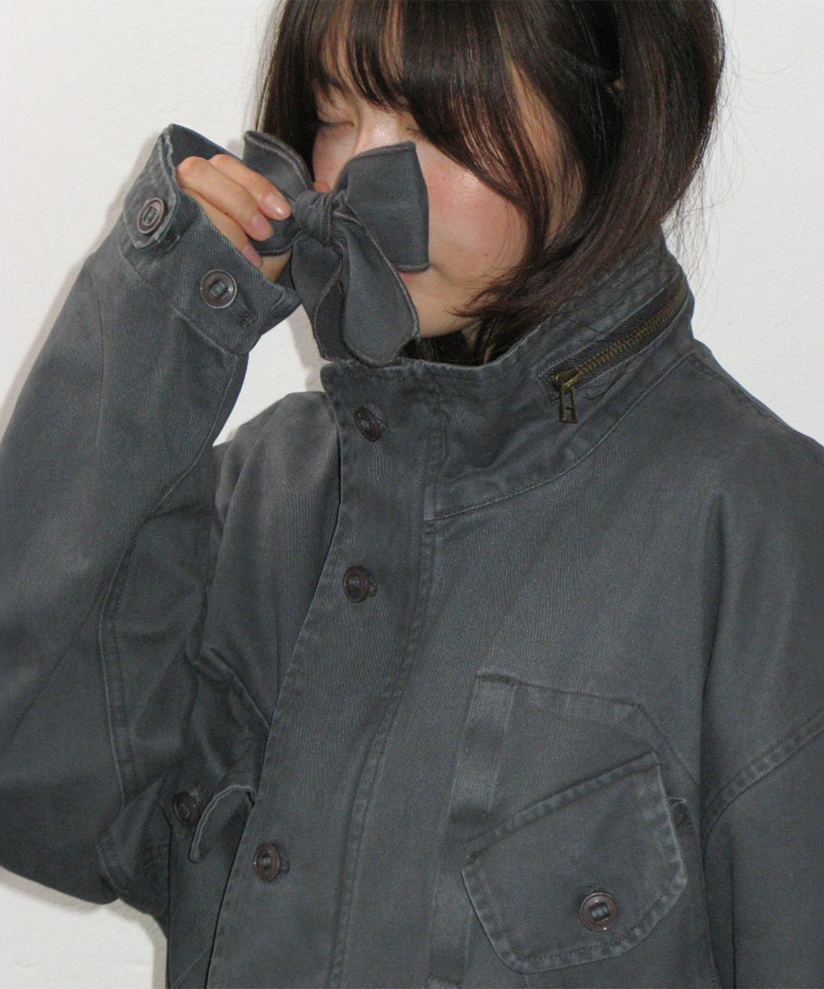 론론(RONRON) RIBBON POCKET FIELD JACKET CHARCOAL