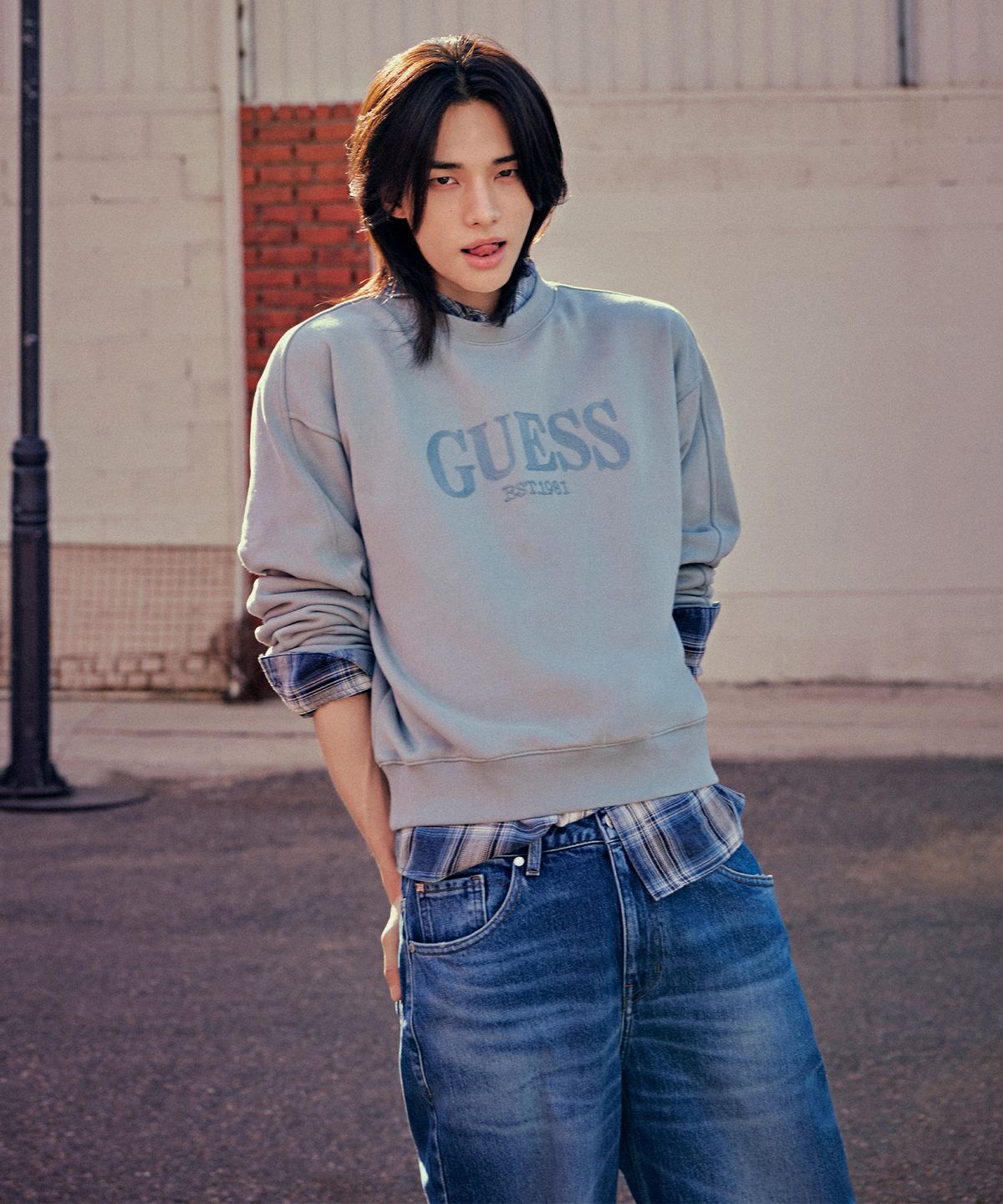 게스(GUESS) 3color GUESS 자수 맨투맨 MQ4K5492