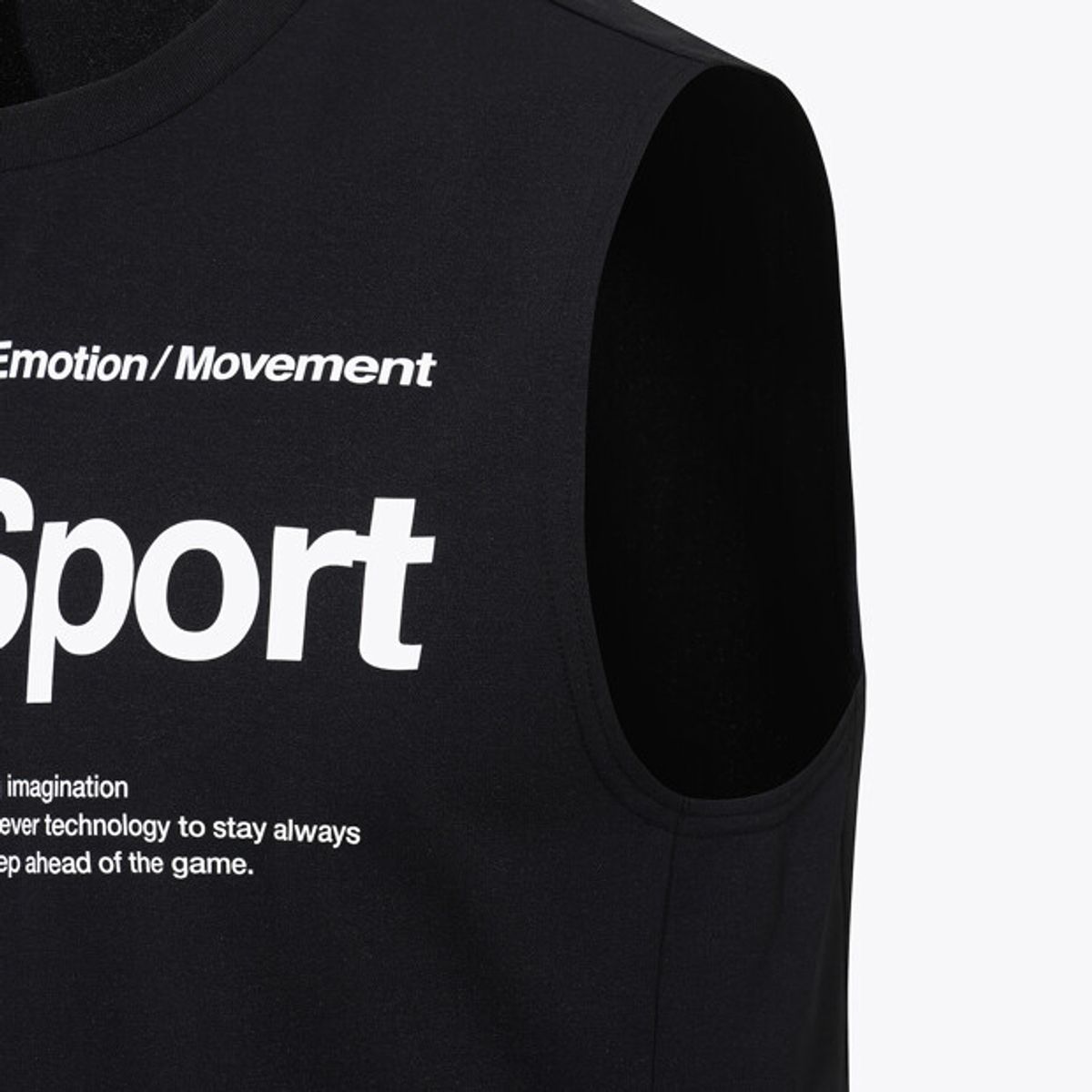 무브스포츠 바이 데상트(MOVESPORT BY DESCENTE) 워딩 그래픽 슬리브리스 블랙 VS121EST11