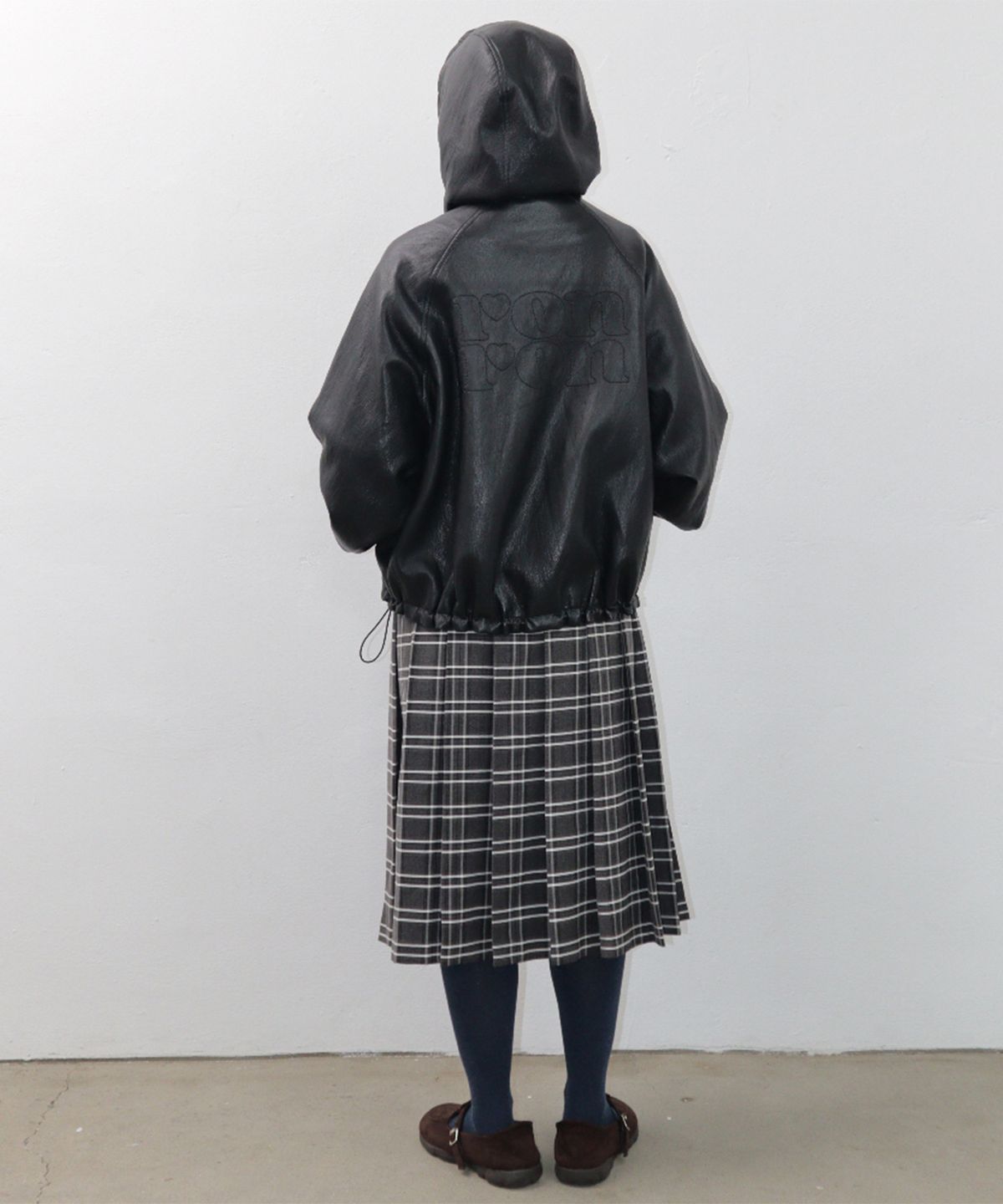 론론(RONRON) VEGAN LEATHER LOGO HOODIE ZIP UP BLACK