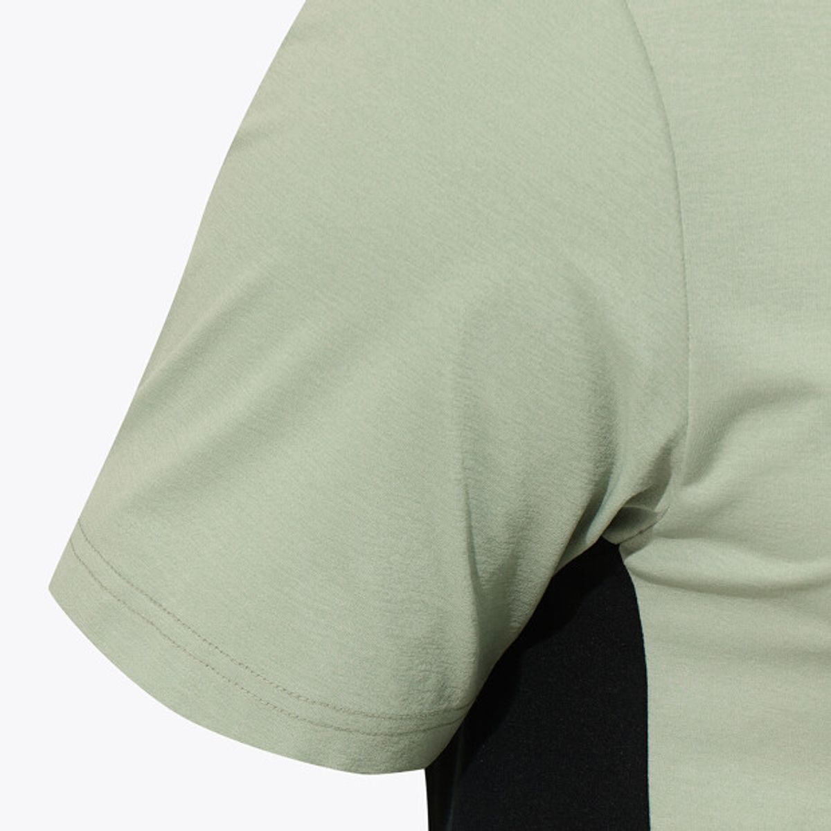 무브스포츠 바이 데상트(MOVESPORT BY DESCENTE) 워딩 그래픽 메쉬 배색 반팔 티셔츠 카키 VS121ETS13