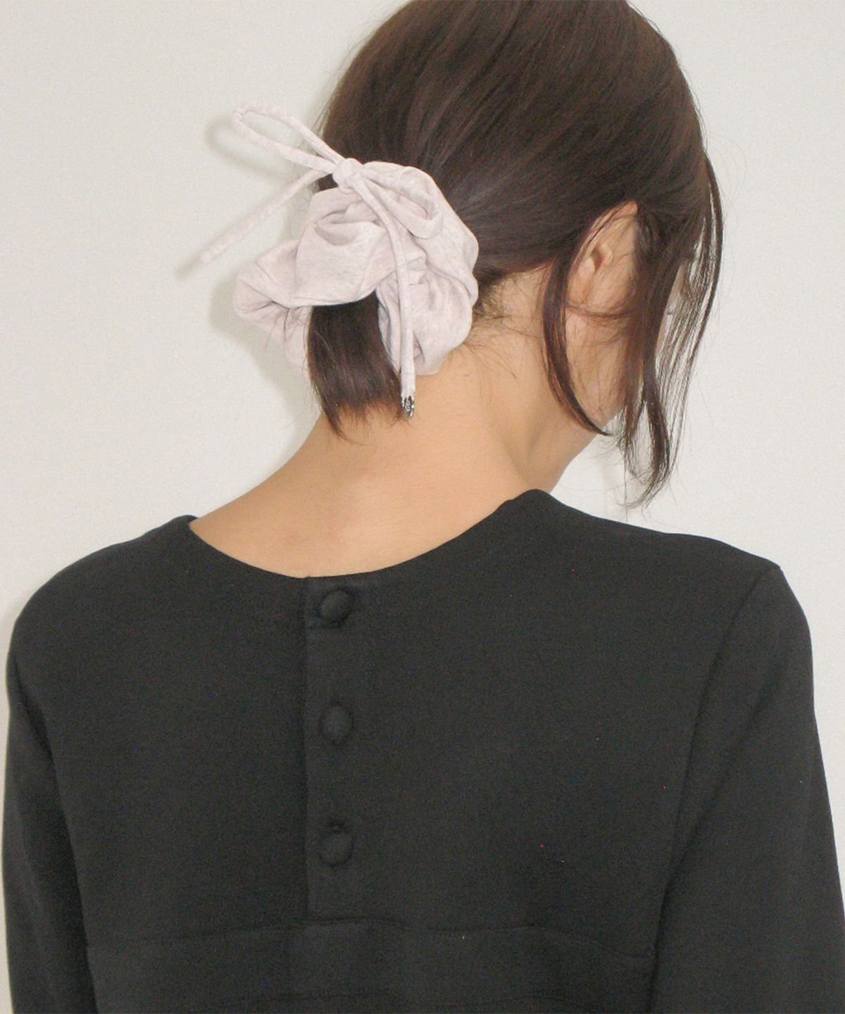 론론(RONRON) REVERSIBLE RIBBON DRESS BLACK