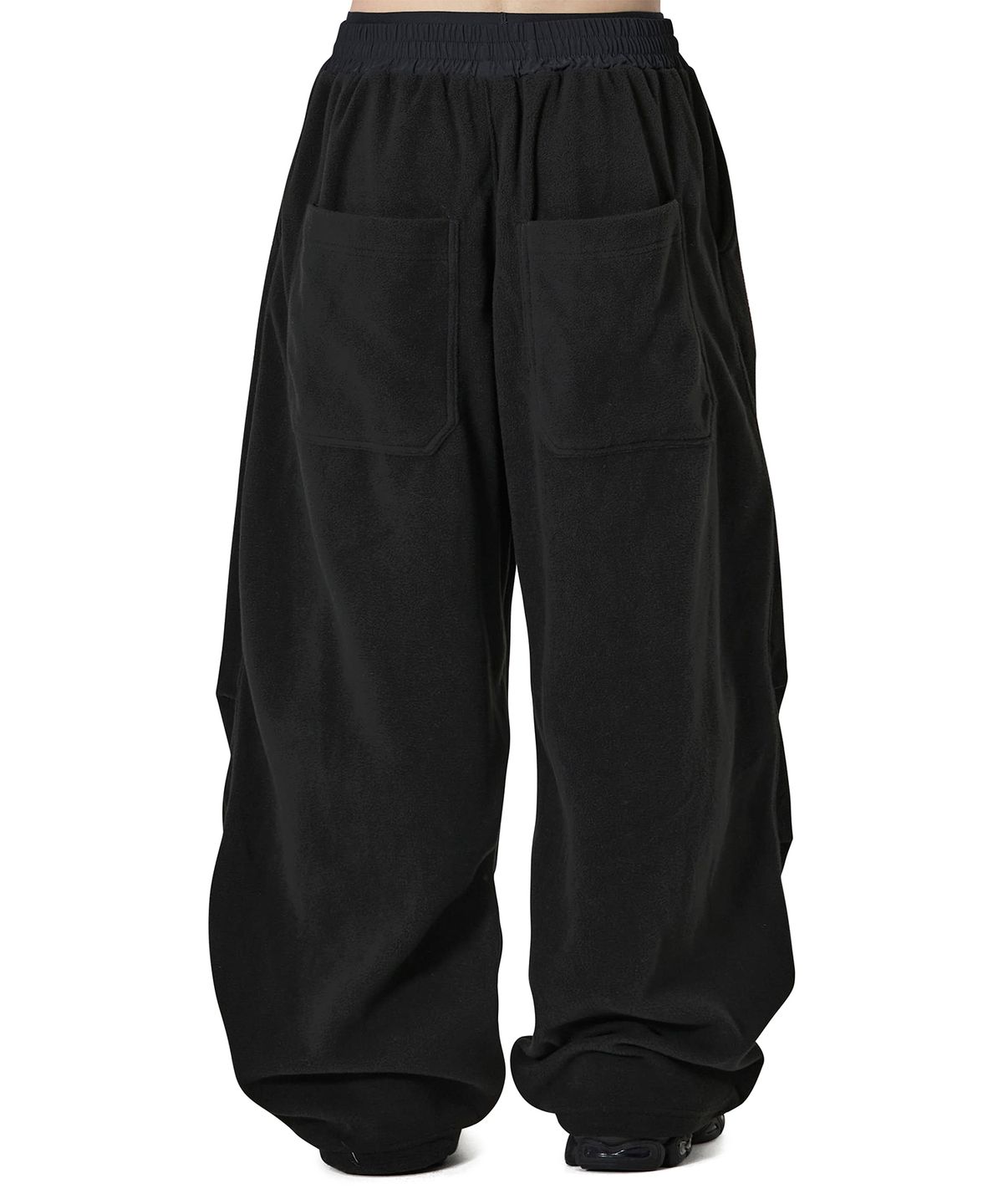 오픈야드(오와이)(OPENYARD(OY)) CONTOUR FLEECE TUCK PANTS - BLACK
