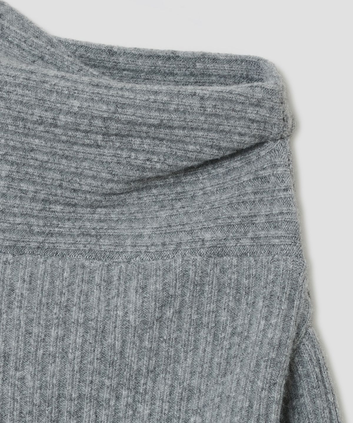 타입서비스(TYPESERVICE) Button Off Shoulder Knit [Gray]