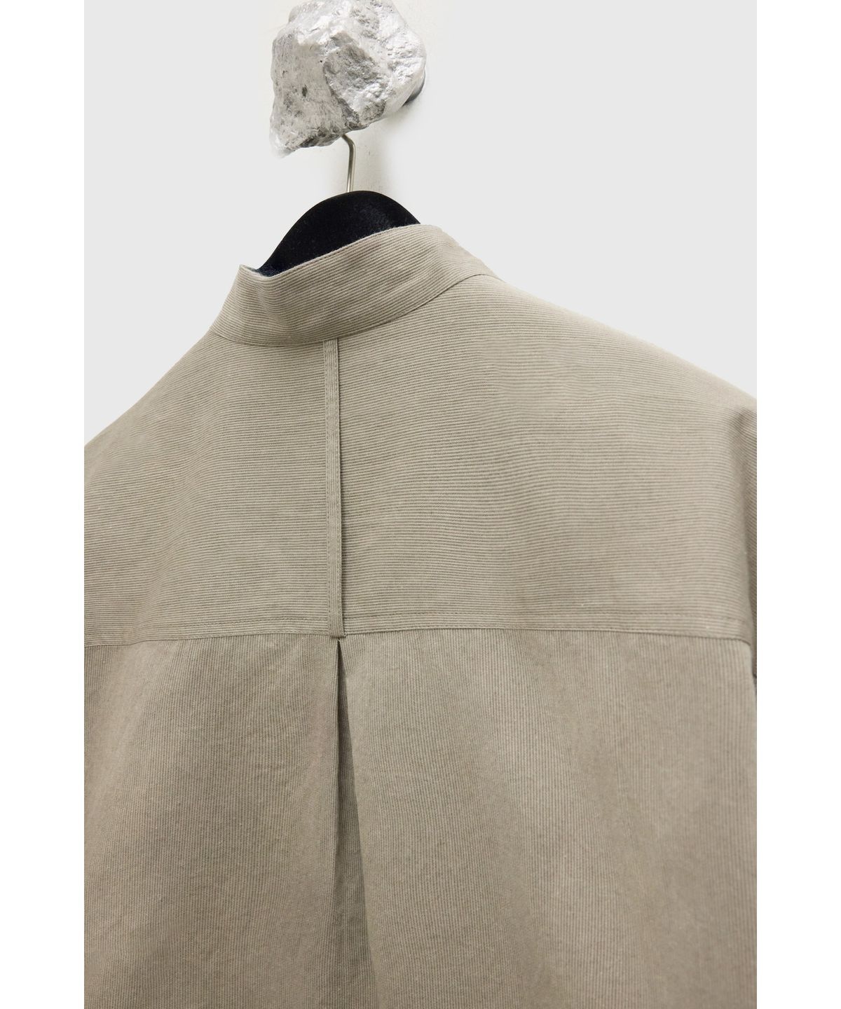 유스(YOUTH) Deep V-neck Shirt - Brown