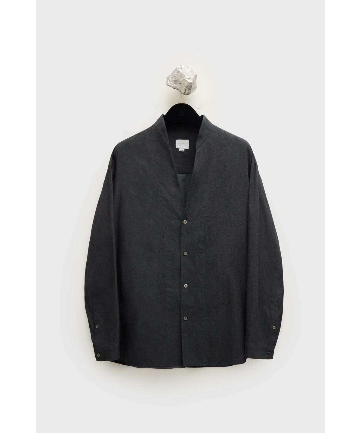 유스(YOUTH) Deep V-neck Shirt - Black