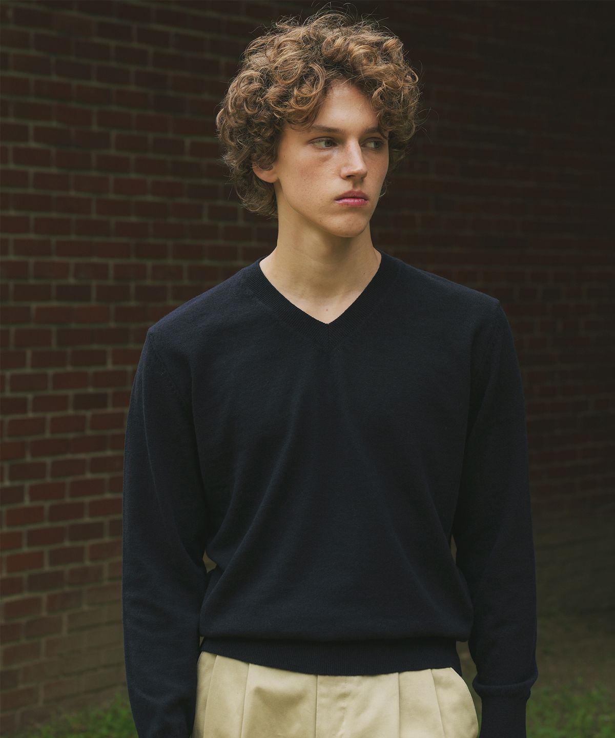 벨리프(BELLIEF) Essential Merino Wool Fine V-Neck Knit (Navy)