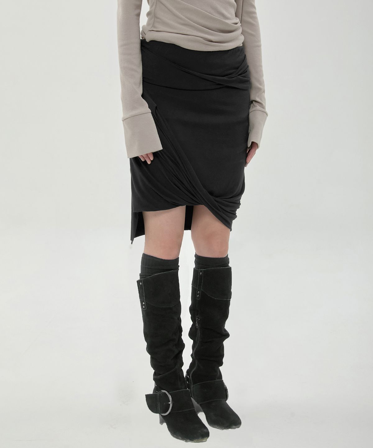 플레어업(FLAREUP) Asymmetrical Midi Skirt (FL-274_Black)