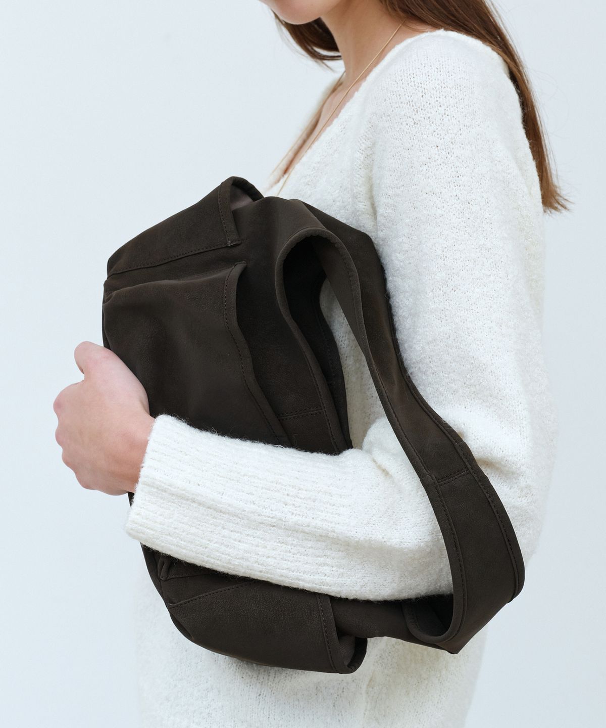 오브히(OVHEE) 포니 숄더백 Poni Shoulder Bag_Espresso