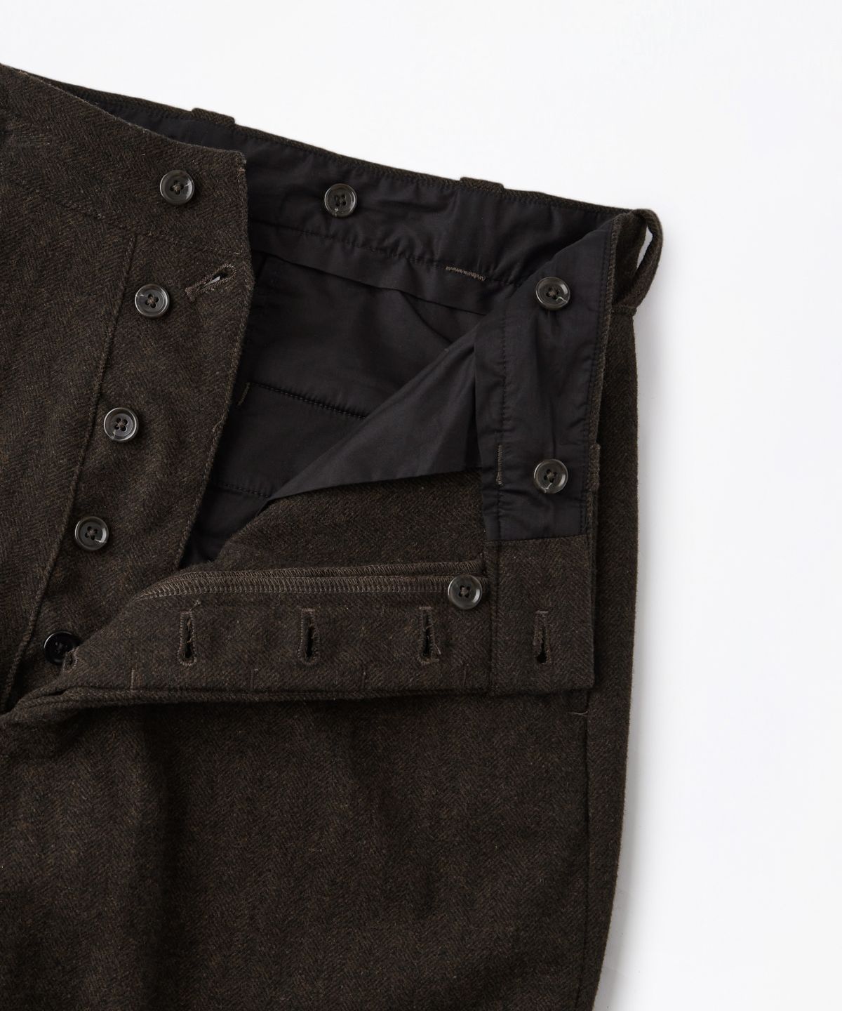 아웃스탠딩(OUTSTANDING) WOOL HERRINGBONE OFFICER TROUSERS_D.BROWN