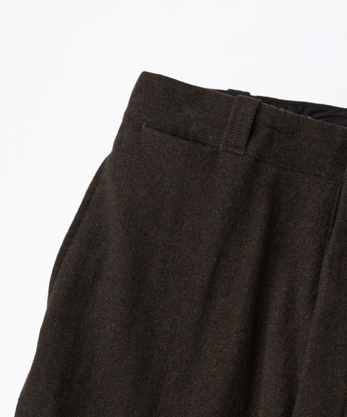 아웃스탠딩(OUTSTANDING) WOOL HERRINGBONE OFFICER TROUSERS_D.BROWN