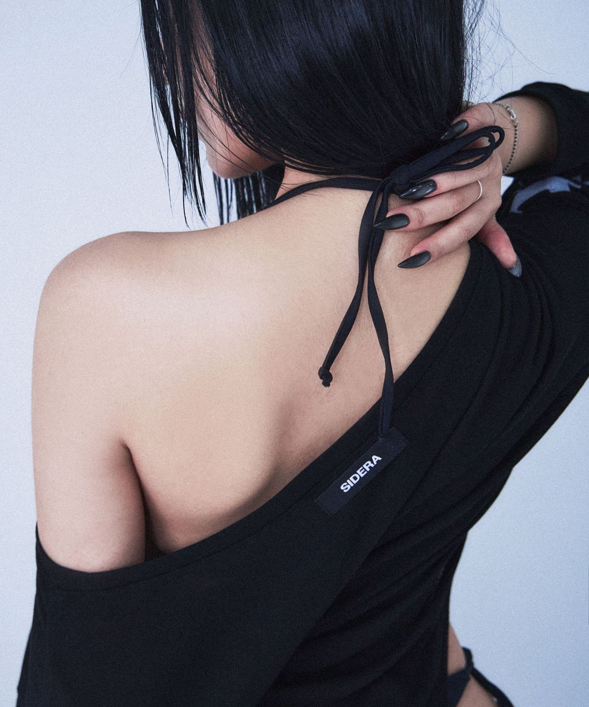 시데라(SIDERA) Loose Halo Sweatshirt [Black]