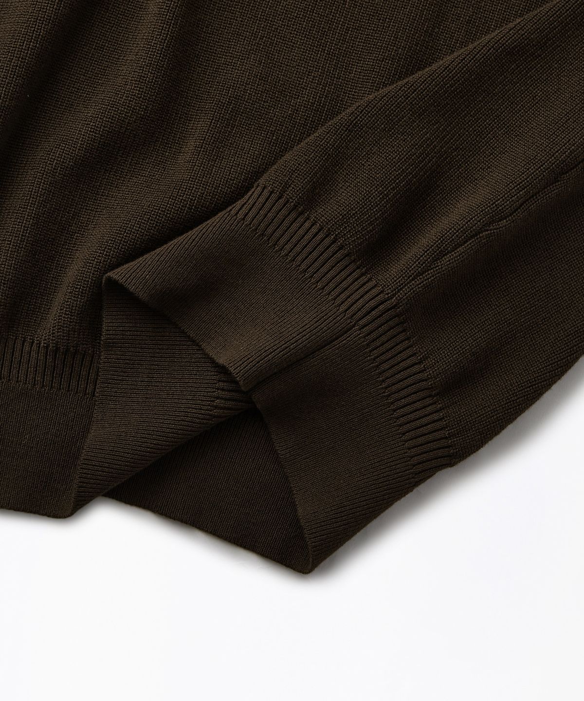 아웃스탠딩(OUTSTANDING) HALF ZIP-UP KNIT SWEATER_BROWN
