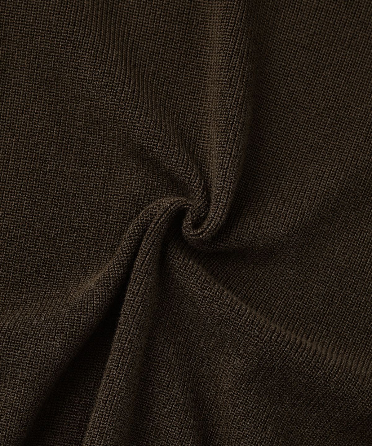 아웃스탠딩(OUTSTANDING) HALF ZIP-UP KNIT SWEATER_BROWN