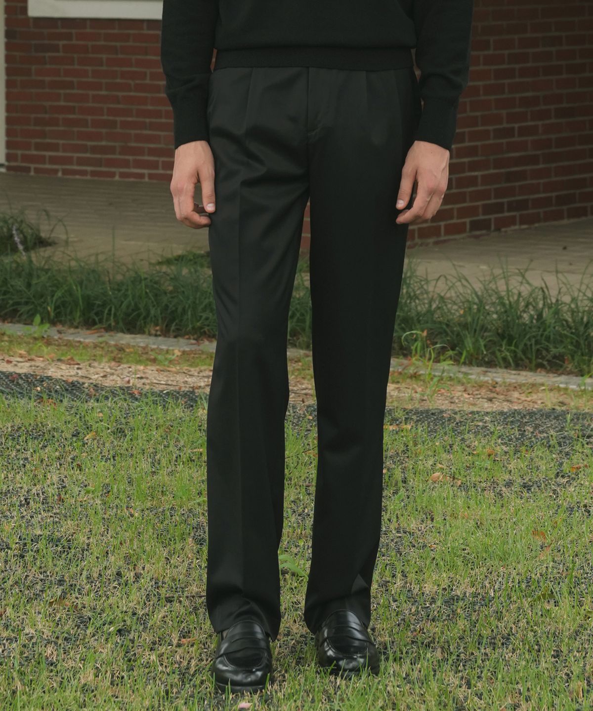 벨리프(BELLIEF) Wool Gabardine 2-Pleated Adjust relaxed Trousers (Black)