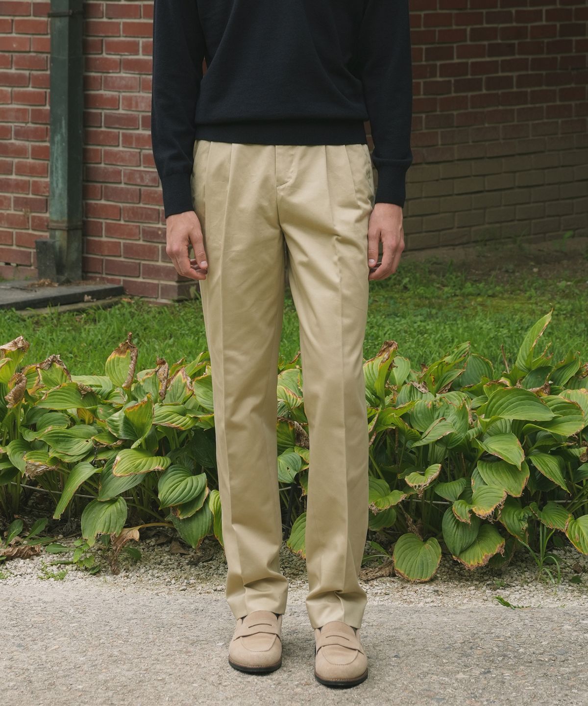벨리프(BELLIEF) Cotton Gabardine 2-Pleated Adjust relaxed Chino (Beige_japan fabric)