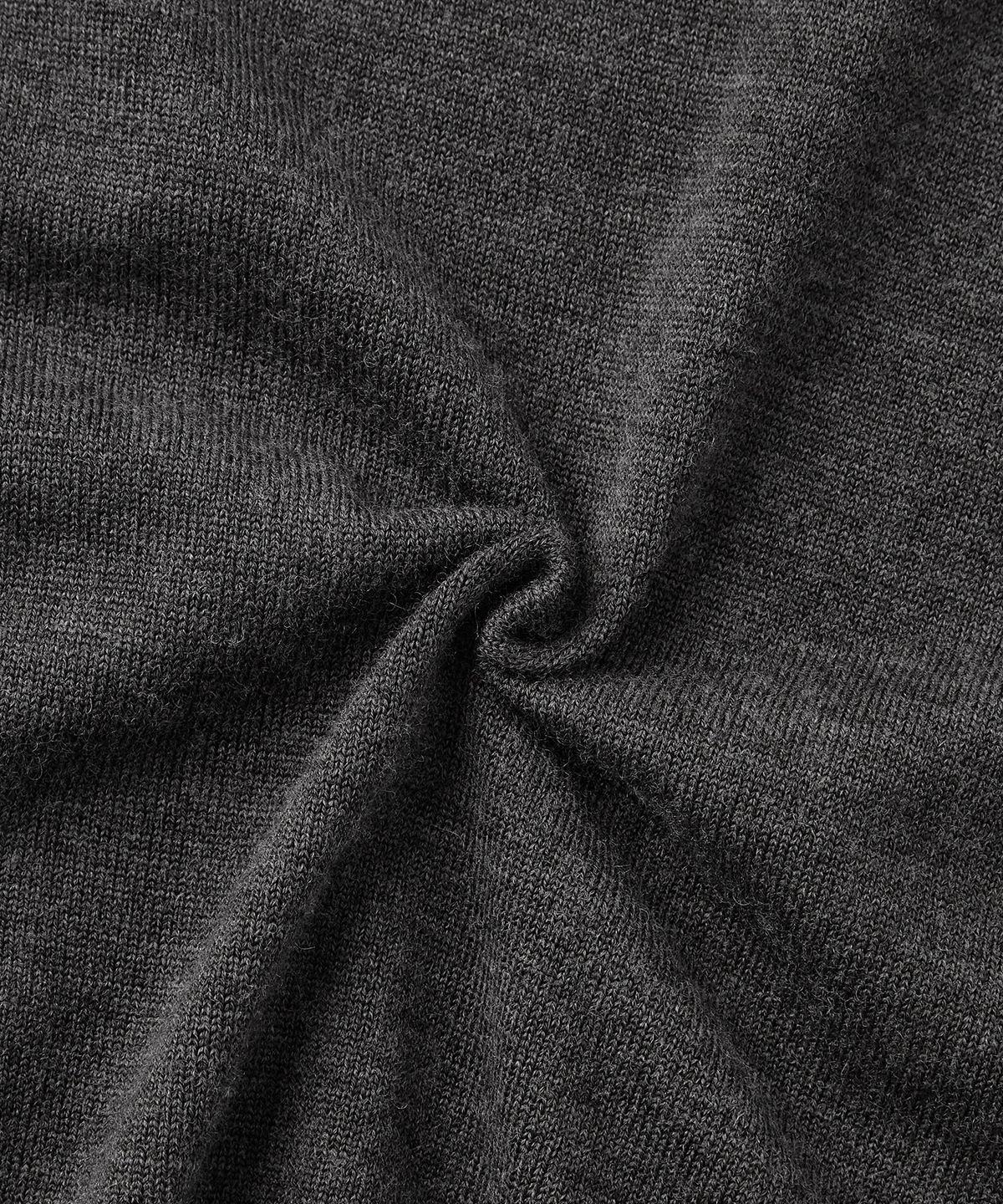 아웃스탠딩(OUTSTANDING) SOFT YARN MOCK NECK KNIT SWEATER_CHARCOAL