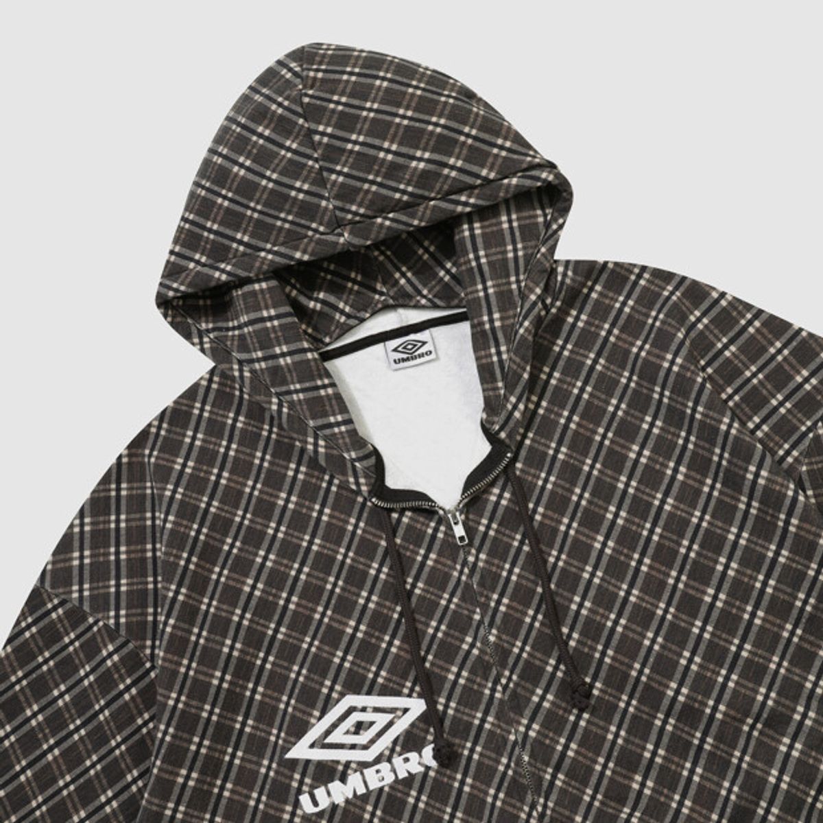 엄브로(UMBRO) [UMB X SLAM JAM] 체크 마스크 후드 집업 브라운 UR311OFT91