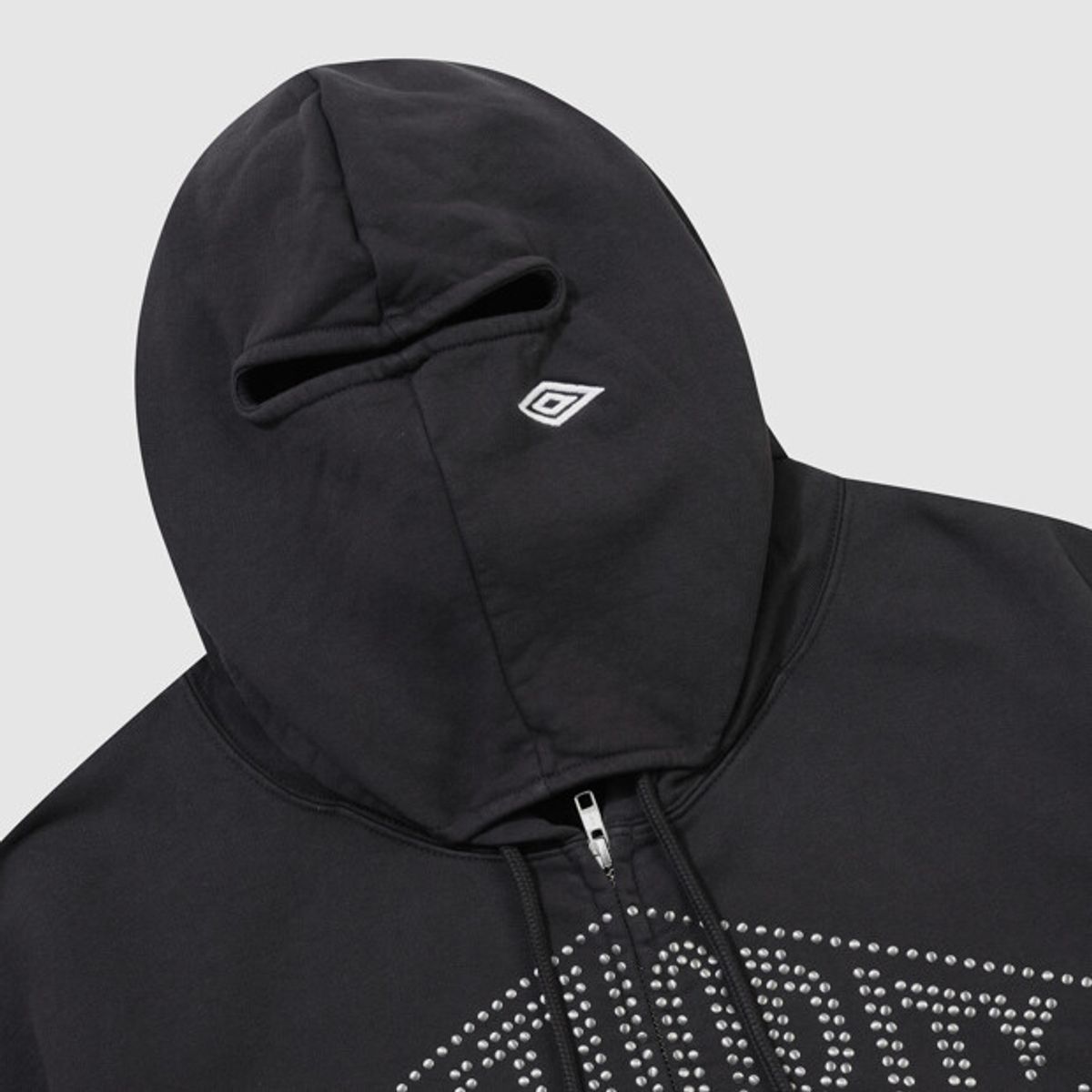 엄브로(UMBRO) [UMB X SLAM JAM] Authority 레터링 후드집업 블랙 UR311OFT93
