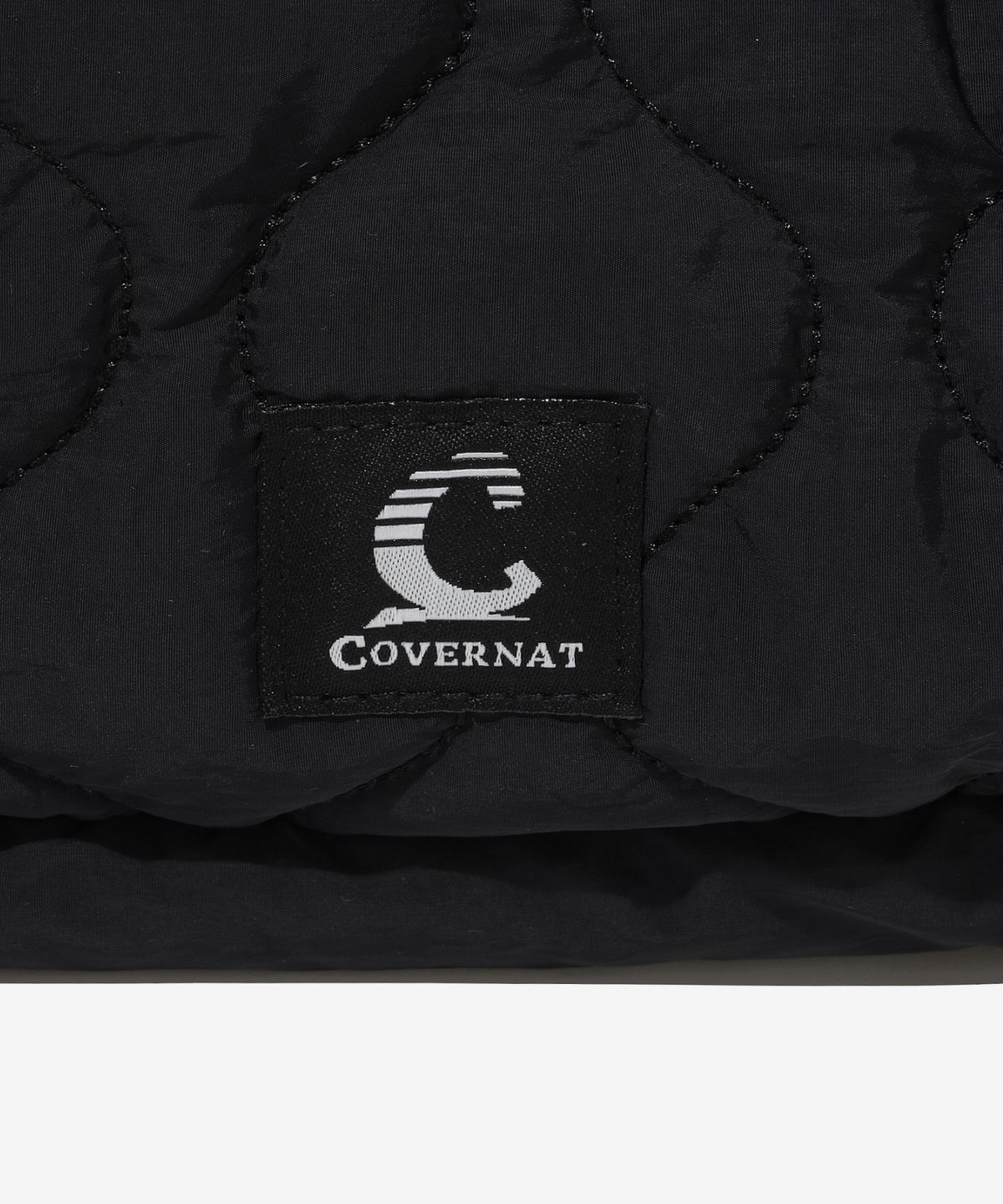 커버낫(COVERNAT) 퀼팅 패디드 크로스백 블랙