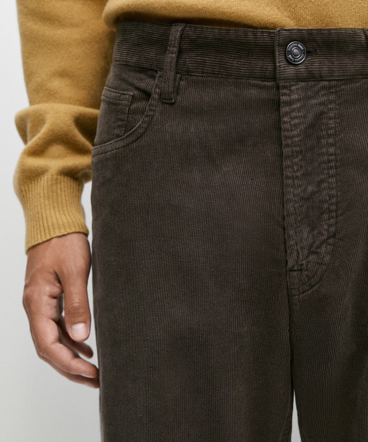 마시모두띠(MASSIMO DUTTI) 테이퍼드 핏 코듀로이 팬츠