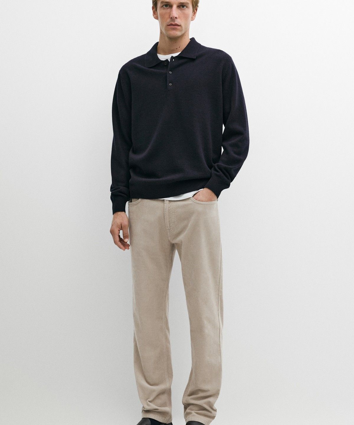 마시모두띠(MASSIMO DUTTI) 테이퍼드 핏 코듀로이 팬츠
