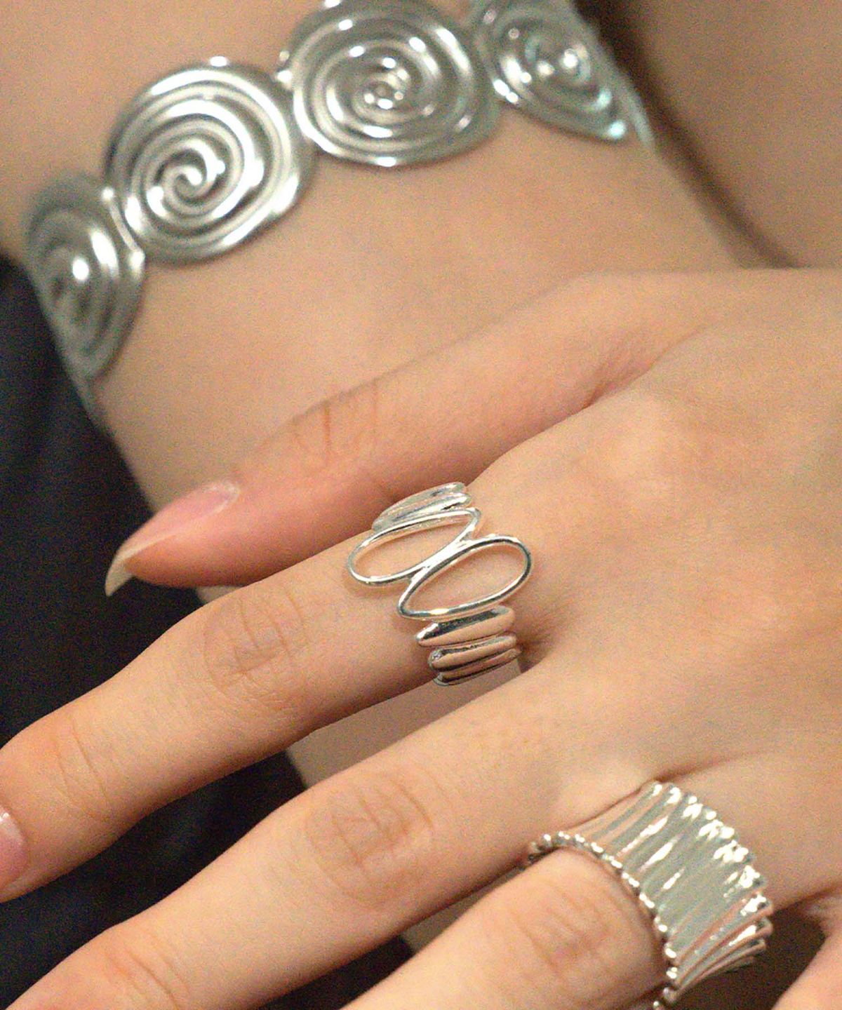 보호 리베리튜드(BOHO LIBERTUDE) Dahlia Glow Bangle