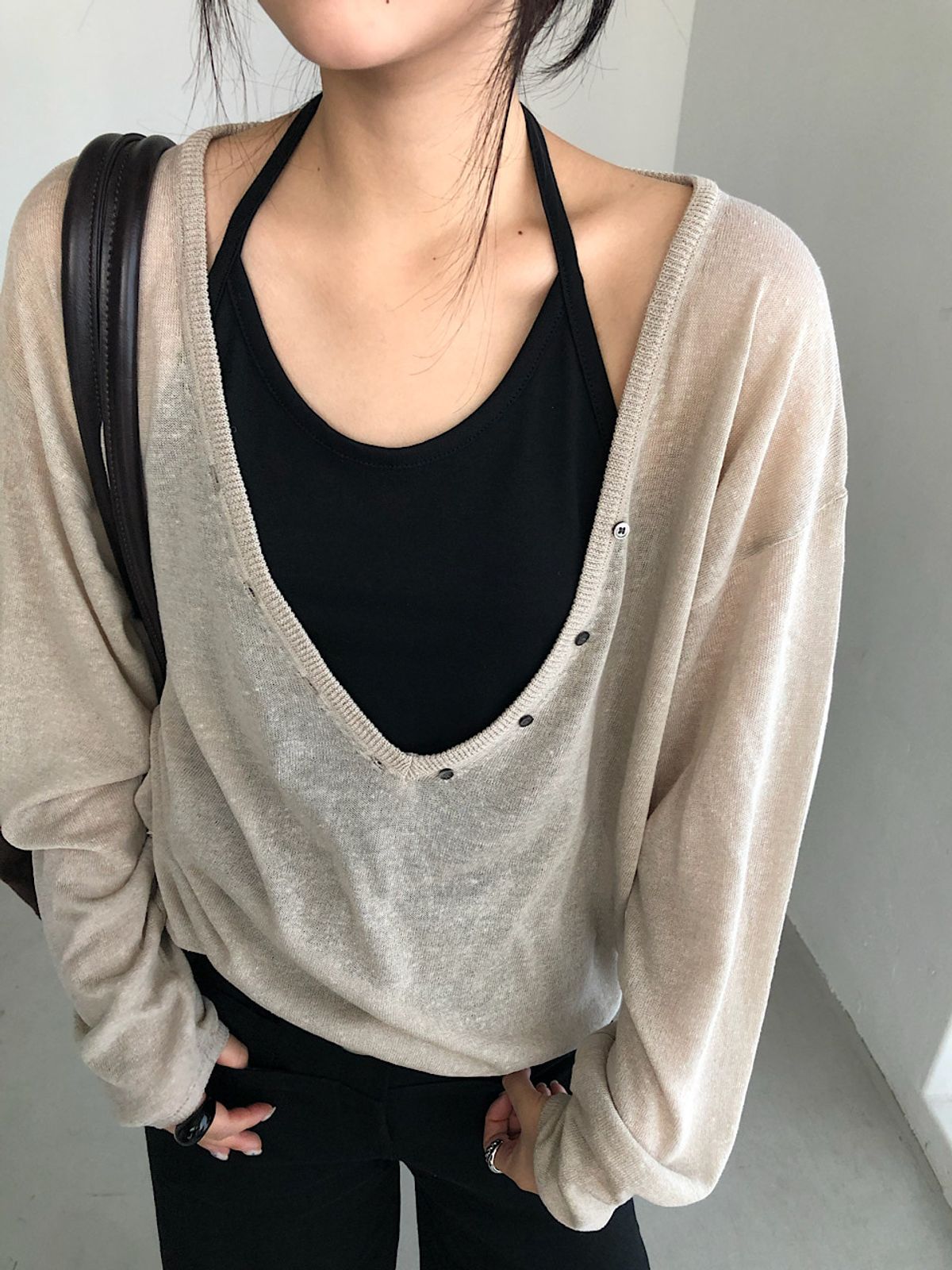 아포엠(APOEM) Frame Halter Top (3C)
