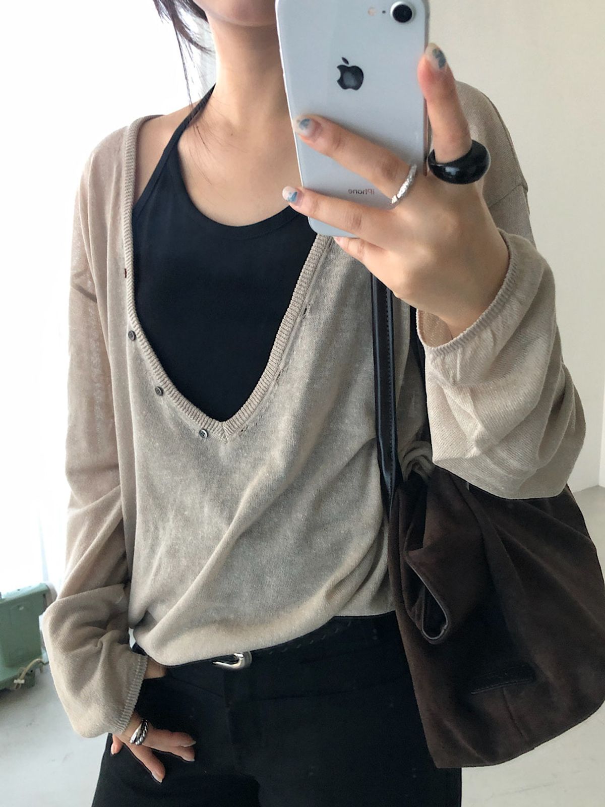 아포엠(APOEM) Deep Button V Knit (2C)