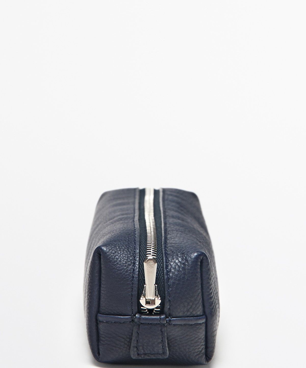 마시모두띠(MASSIMO DUTTI) 나파 가죽 지퍼 파우치