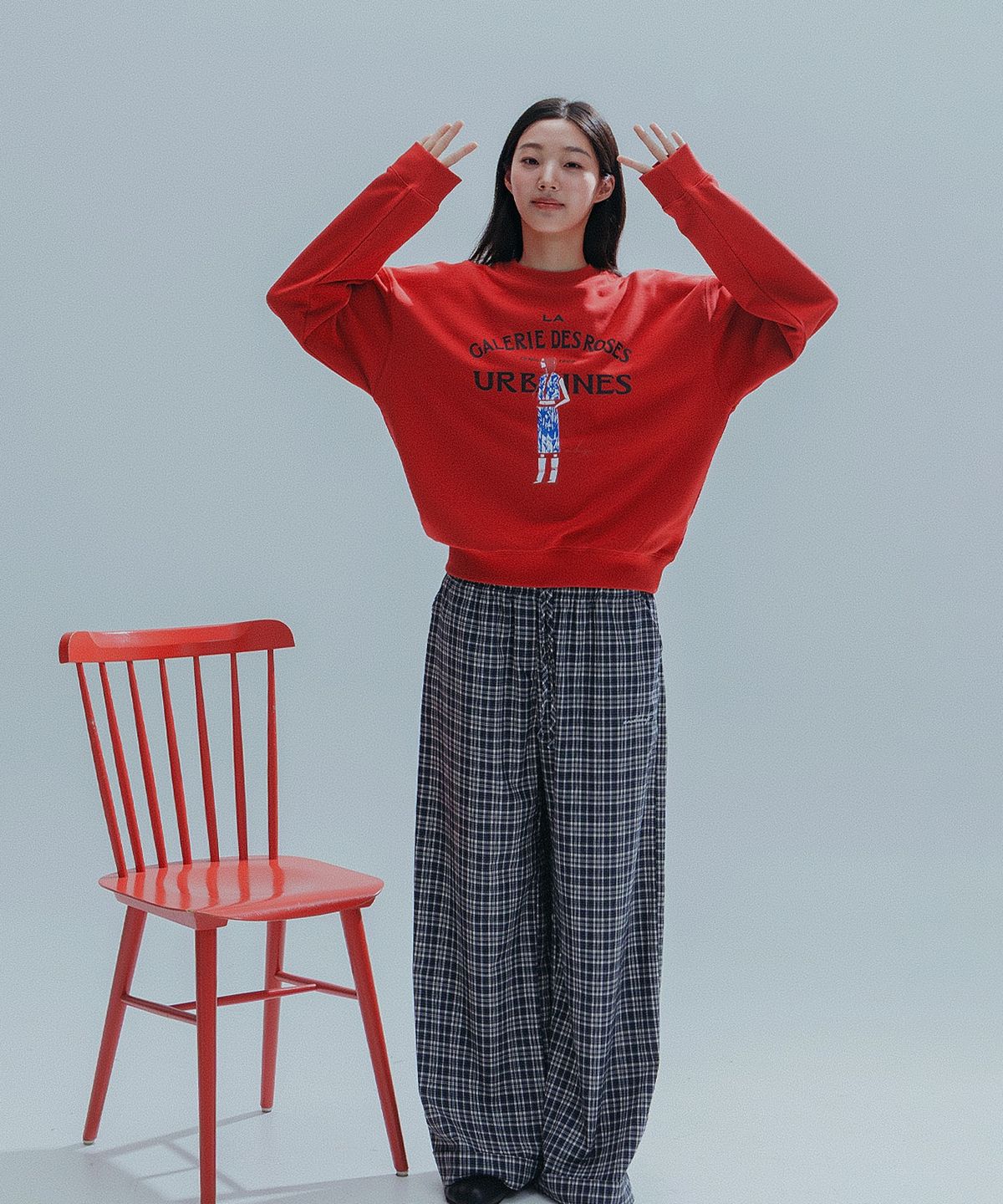 앤하츠(ANNEHEARTS) French Muse Artwork Sweatshirt_RED