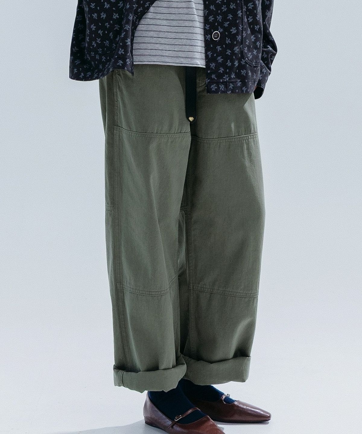 앤하츠(ANNEHEARTS) Panel Detail Wide Pants_KHAKI