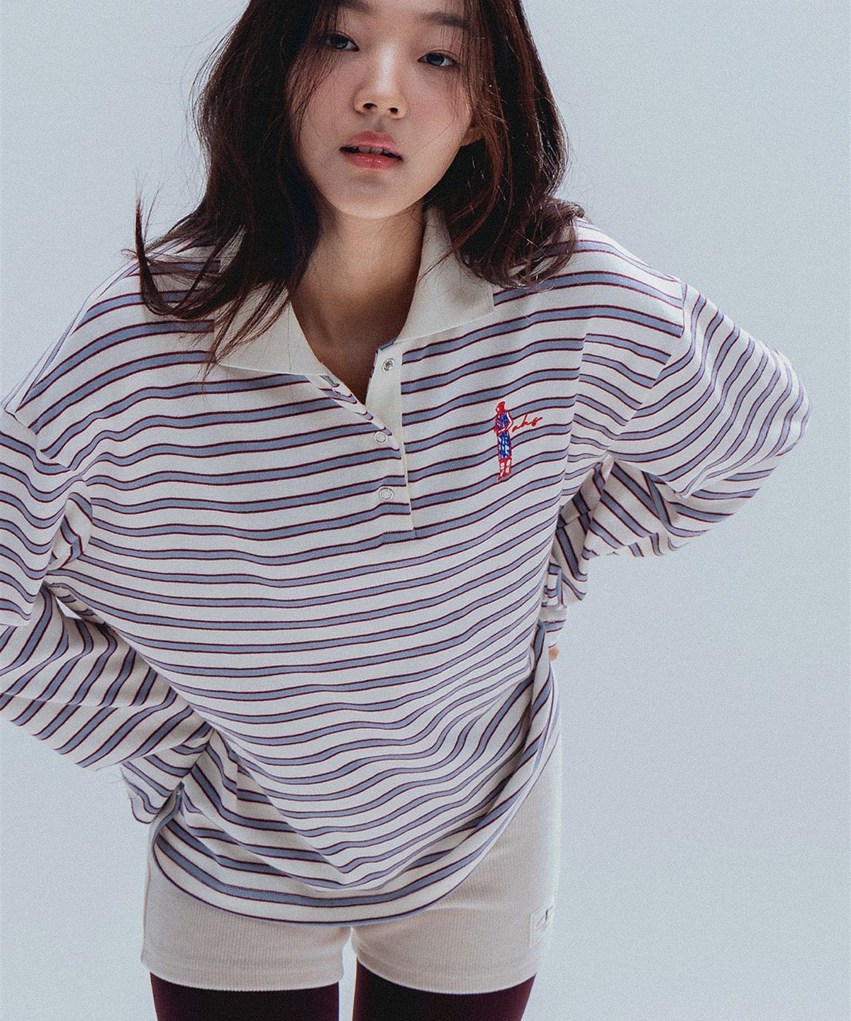 앤하츠(ANNEHEARTS) Girl Emblem Polo Tee_IVORY