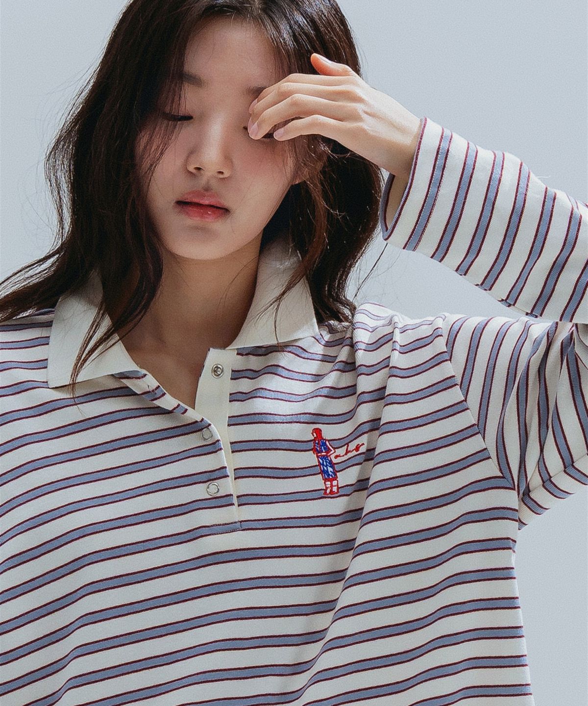 앤하츠(ANNEHEARTS) Girl Emblem Polo Tee_IVORY