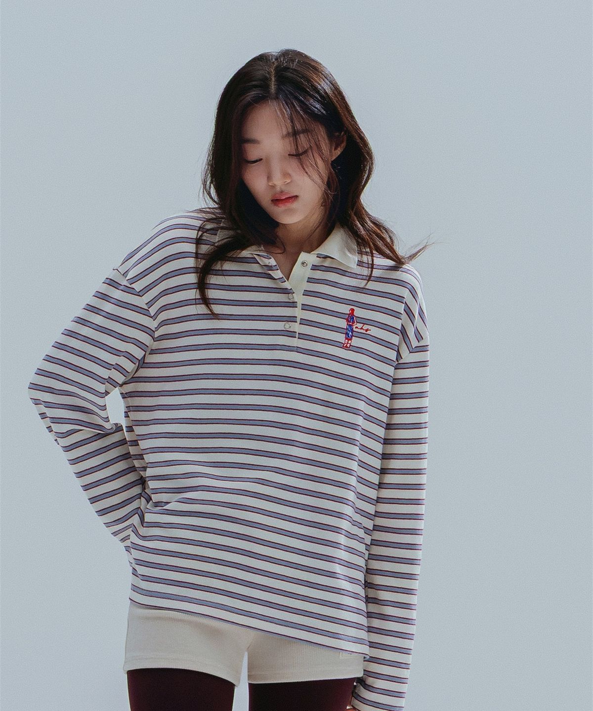 앤하츠(ANNEHEARTS) Girl Emblem Polo Tee_IVORY