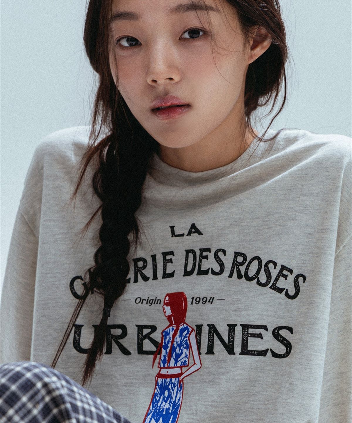 앤하츠(ANNEHEARTS) French Muse Artwork Long Sleeve_OATMEAL