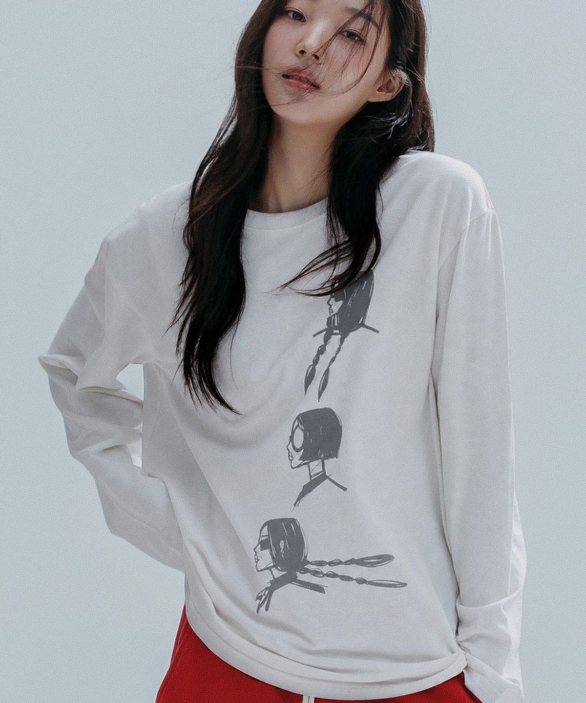 앤하츠(ANNEHEARTS) Three Muse Artwork Long Sleeve_IVORY