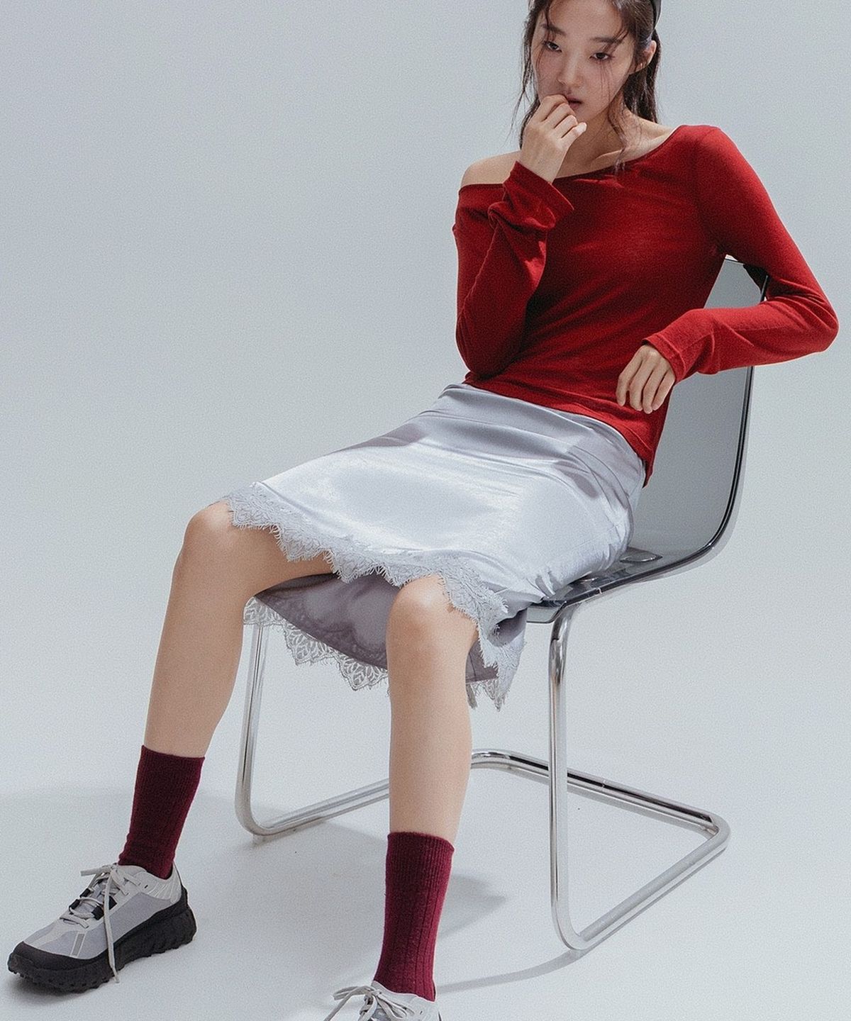 앤하츠(ANNEHEARTS) Satin Lace Midi Skirt_GRAY
